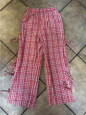 SHEIN red pants thumbnail 1