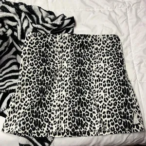 Cheetah/leopard print skirt Black thumbnail 2