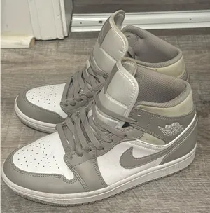 Grey Jordan  thumbnail 2