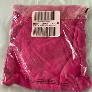 Brand new in bag VS Pink t-shirt thumbnail 2