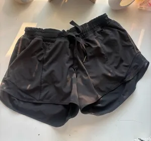 Lululemon Shorts thumbnail 1
