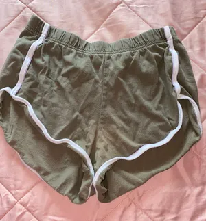 Aeropostale Green Shorts thumbnail 1