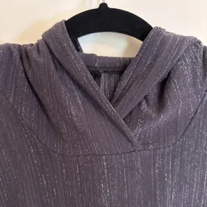 Lululemon Varsa The Lab Textured‎ Jacquard Crop Hoodie Lightweight Size S Or M thumbnail 2