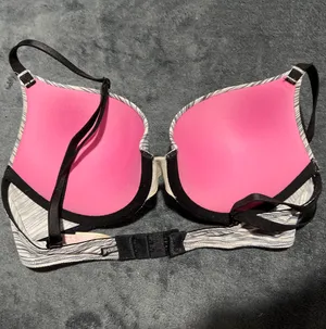 Victoria's Secret Wear Everywhere Push Up Bra thumbnail 2