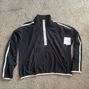 NWT Beyond Yoga Stretch Woven Course Contrast Half Zip Pullover size L black thumbnail 3