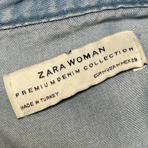Zara Women's Blue Long Sleeve Ruched Denim Jean Button Down Shirt Top Size M thumbnail 4