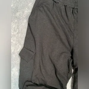 Vuori Black Cargo joggers sweatpants thumbnail 3