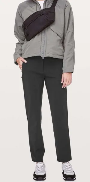 Lululemon On The Move Lightweight Woman’s Straight-Leg Black Pants thumbnail 1