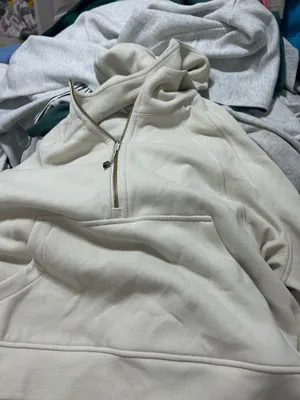 White and gold Lululemon cube size xl/xxl . Never worn and with tags! thumbnail 1