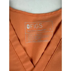 FIGS Scrub Top - Size Medium - Great Condition! thumbnail 2