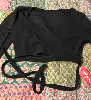 Romwe Black Bell Sleeve Crop Top thumbnail 3