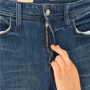 ANTHROPOLOGIE Pilcro Embroidered Side Stripe Slim Boyfriend Crop Jeans Sz 30 thumbnail 8