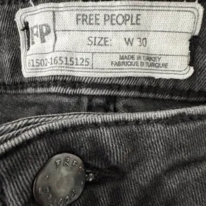 Free People Size (30) Woman's‎ Black Pant Distressed Skinny Jeans thumbnail 2