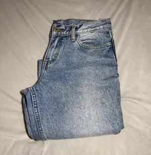 Brandy Melville Jeans Light Wash thumbnail 3