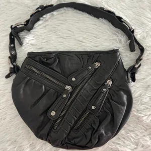 Junior Drake Black Leather Zipper‎ Shoulder Bag thumbnail 1