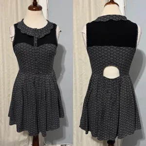 Ladakh Black White Geometric Print Fit Flare Zip Dress Women Size 4‎ Cutout thumbnail 2