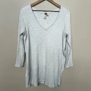 We the Free Split Side Tuesday Tunic V-Neck Knit Top Size Large Light Grey thumbnail 3