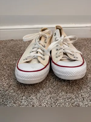 Converse Chuck Taylor Low Top White Canvas Sneakers Womens 7 thumbnail 2