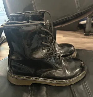 Dr. Martens Black Leather Delaney Zip Boots thumbnail 1