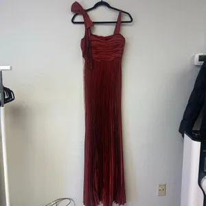 Lulus Gorgeous Purpose Satin Pleated Sleeveless Bow Maxi Dress Red Size XS NWT thumbnail 3
