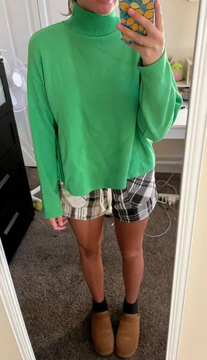 Sweater thumbnail 2