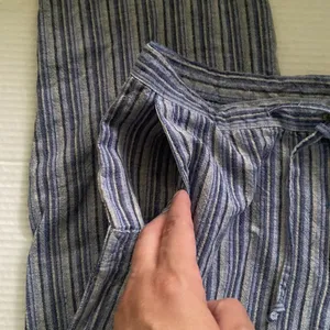 Y2K vintage Columbia women’s striped blue linen button crop pants, size small thumbnail 7