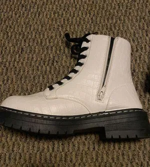 White Leather Boots Size 8 thumbnail 4