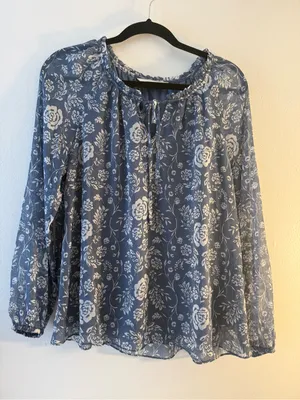 LC Lauren Conrad Blue Floral Tie-Neck Blouse thumbnail 5