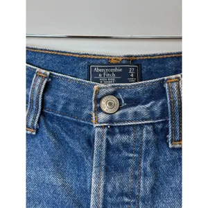 Abercrombie & Fitch Denim Shorts Women 27 Blue High Rise Distressed 8 thumbnail 4