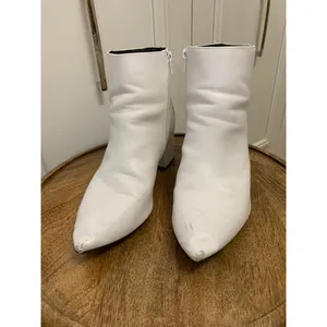 SHEIN Women's White‎ Ankle Booties Size 10 Block Heel Casual thumbnail 2
