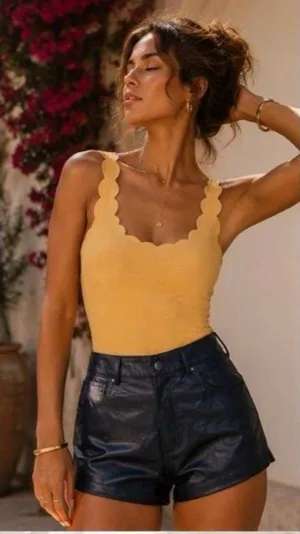Blouse and short thumbnail 1