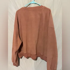 Fabletics crewneck thumbnail 3