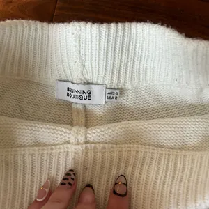 Beginning Boutique Cream Sweater Short Set thumbnail 9
