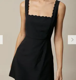 RIHOAS The Black Square Neck Scalloped Mini Dress 22 thumbnail 4
