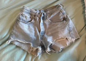 Levi 501 Shorts Size 25 thumbnail 1
