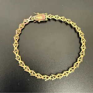 Vintage Unsigned Gold-tone Clear Rhinestone Crystal V Chevron Tennis Bracelet thumbnail 3