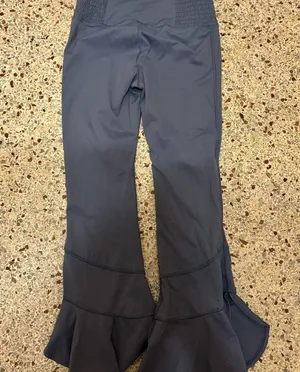 Free People Movement Starlight Pant Legging Stretch Ruffle Crop Hem Small SP thumbnail 10
