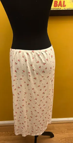 Cider White Pointelle Pink Rosebud Midi Pull On Skirt Size XL thumbnail 3