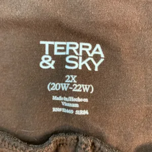 Terra‎ & Sky Brown Flare Leg Knit Pants Plus Size 2X 20W-22W Yoga Waist Slit Hem thumbnail 3