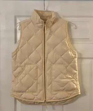 J.Crew Puffer Vest size S BNWOT length 25” bust 36” color cream thumbnail 1