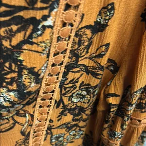Floral Orange Women's Top Size L thumbnail 4