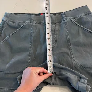 SPANX Twill Stretch Short 6" in Hazy Grey Size Large‎ thumbnail 7