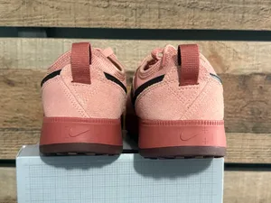 Unisex style Nike sneaker, but women’s size 8 thumbnail 4