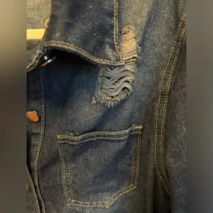Women’s Jean Jacket distressed denim rhinestone Rise design on back Size M NWOT thumbnail 7