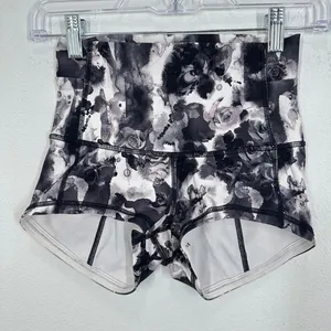 Lululemon Size 4 Wunder Short 2" Mini Obscurred Black‎ Dusty Mauve Lifting Gym thumbnail 3