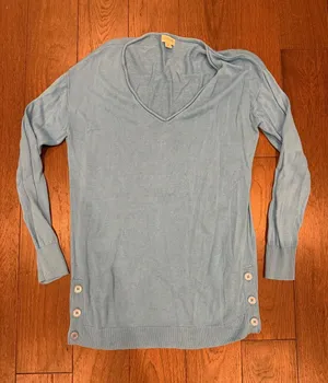 J. Crew Light Blue V-Neck Button-Side Sweater Medium - C1-601 thumbnail 1
