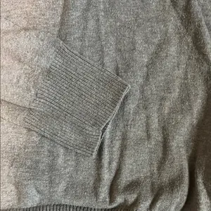 GAP Tan V-Neck Sweater Classic Knit Design thumbnail 3