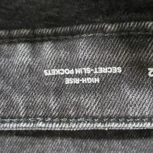 Old Navy Vintage High-Waisted Button-Front‎ Black Jean Mini Skirt Size 12 thumbnail 6
