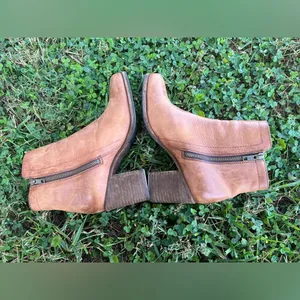 Frye Zip Ankle Booties Womens Brown Leather Size 8B thumbnail 6