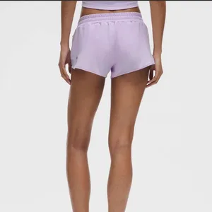 Lululemon Hotty Hot Low-Rise Lined Short 2.5" Size 12 NWT - Lavender Frost thumbnail 2